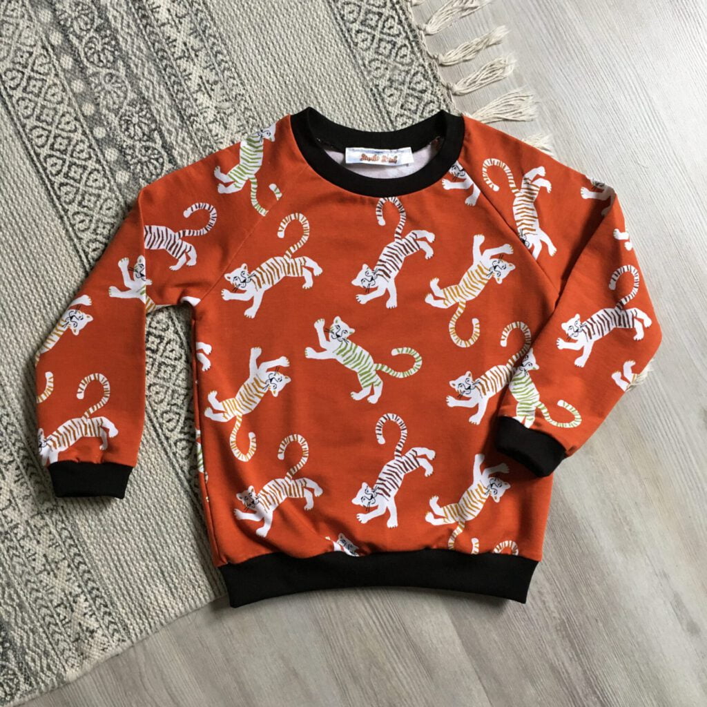 Sweater Tiger Friend